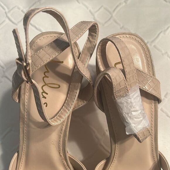 Lulu’s Light Nude Crocodile-Embossed Ankle Strap Heels(Size 11) - Picture 9 of 9